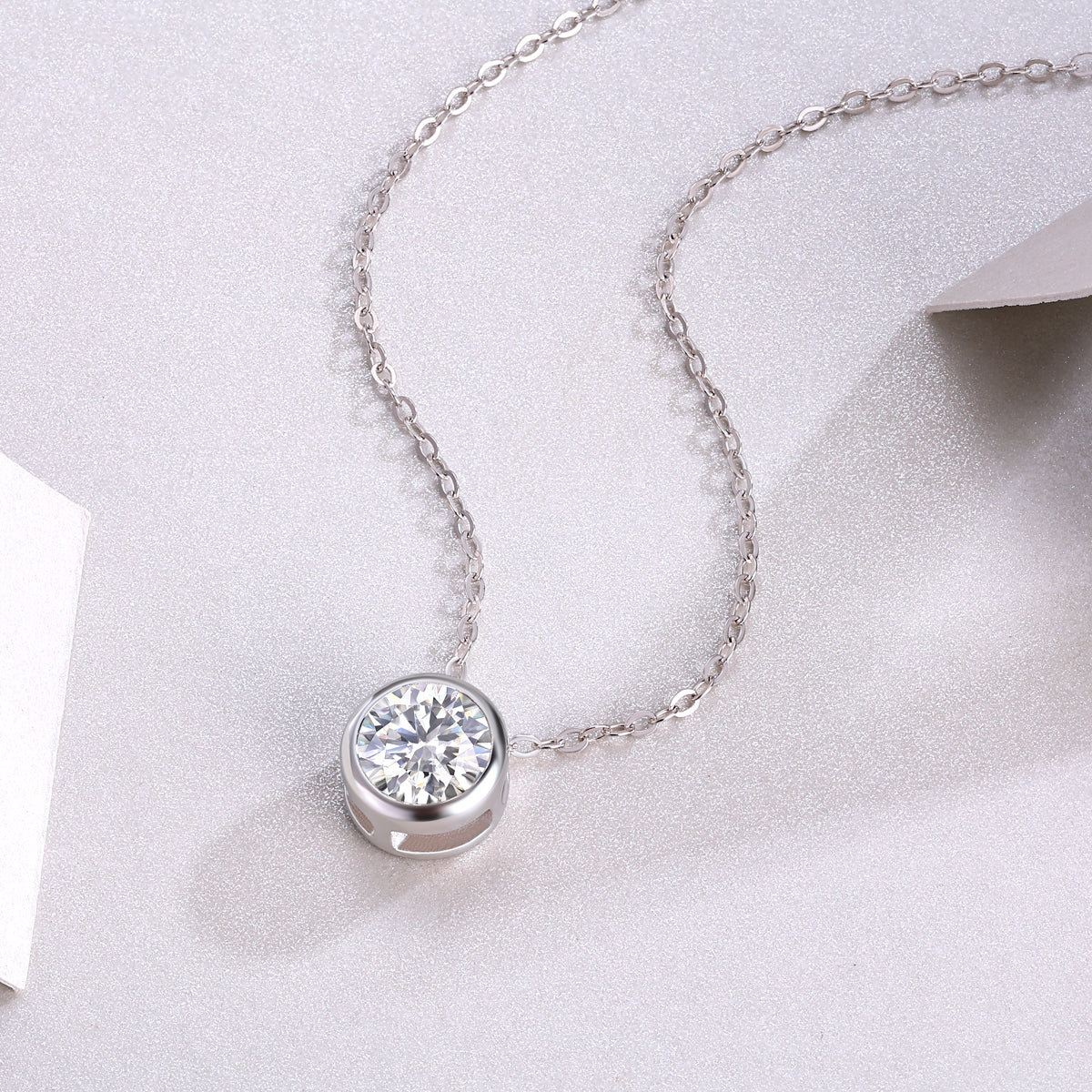 Purity - A Fashionable And Trendy Necklace Pendant Set With 1-carat Top-quality Moissanite S925 In Silver And Platinum-plated. It Can Be Tested With A Diamond Pen