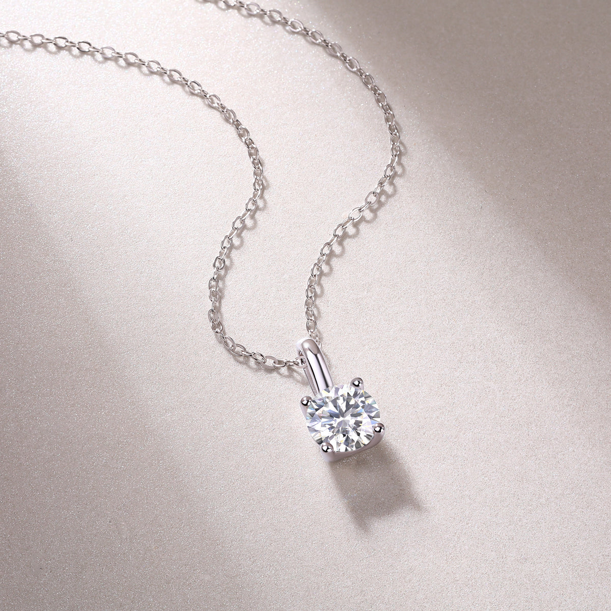Encounter - A Fashionable And Trendy Necklace Pendant Set With 1-carat Top-quality Moissanite S925 In Silver And Platinum Plating Can Be Tested With A Diamond Pen