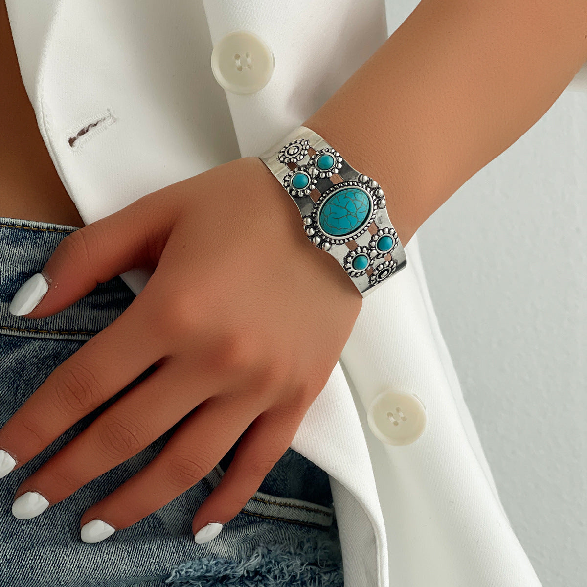 Simple Fashion Oval Pattern Bracelet