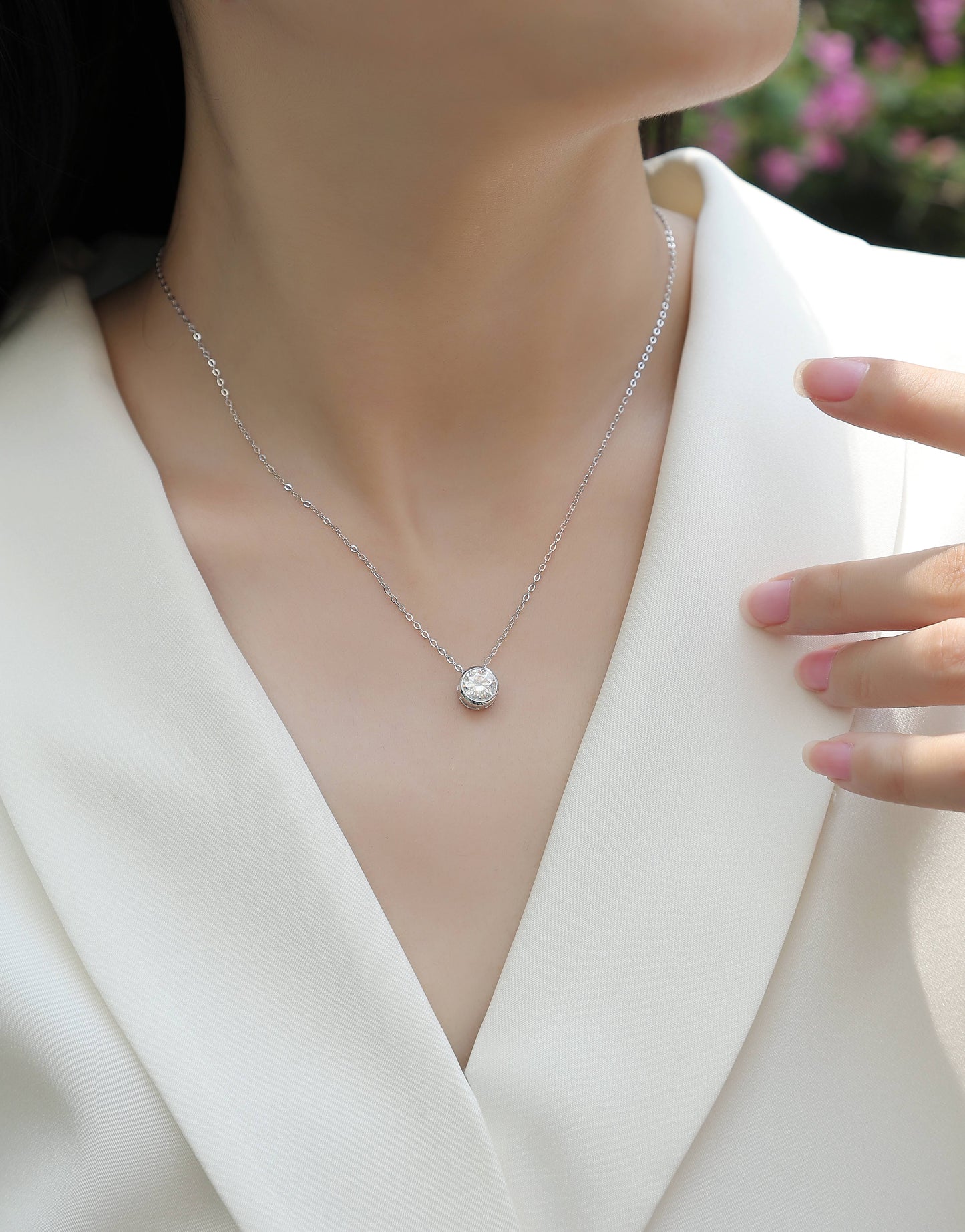 Purity - A Fashionable And Trendy Necklace Pendant Set With 1-carat Top-quality Moissanite S925 In Silver And Platinum-plated. It Can Be Tested With A Diamond Pen